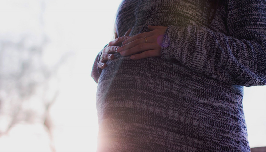 Andrea (32) iz Beograda imala je TRI spontana, kada je PONOVO zatrudnela doktori su je UPOZORILI da su šanse da RODI male: "Umesto da se radujem, ja sam plakala kao kiša"