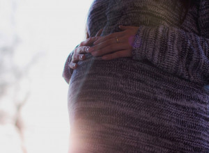 Andrea (32) iz Beograda imala je TRI spontana, kada je PONOVO zatrudnela doktori su je UPOZORILI da su šanse da RODI male: "Umesto da se radujem, ja sam plakala kao kiša"