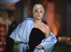Lejdi Gaga pati od MISTERIOZNE bolesti: Zbog nje ima JAKE i NEIZDRŽIVE bolove u CELOM TELU!