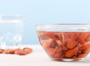 Potopite četiri badema u vodu preko noći: Pojedite ih ujutru i rešićete se tegoba koje muče najviše Srba