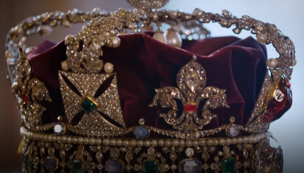 Pravu cifru kriju kao "ZMIJA NOGE": Evo koliko se veruje da vredi KRUNA kraljice Elizabete!