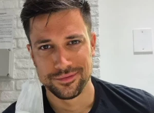 Vasilije je proglašen za NAJZGODNIJEG doktora na svetu, a žene ga obožavaju: Evo kako se nosi sa "NEPRISTOJNIM PONUDAMA" koje mu stalno stižu