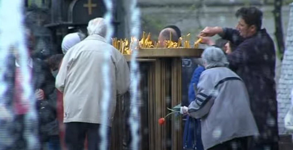 Sutra su MIHOLJSKE zadušnice: Svako ko NE može da ode na GROBLJE i zapali SVEĆU, trebalo da uradi JEDNU stvar