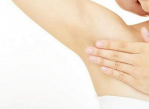 BRIJAČ vam više neće biti POTREBAN: Uz ove prirodne sastojke recite ZBOGOM dlačicama ispod pazuha!