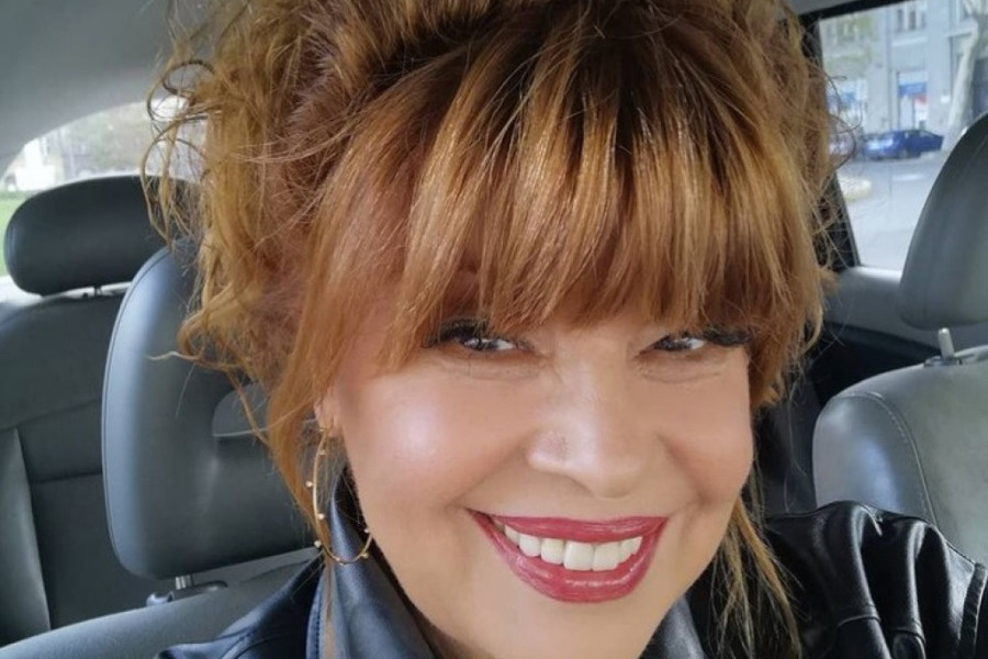 Ona je ćerka NAJLEPŠE jugoslovenske glumice: Prvi put smo je videli UKALJANU i bez trunke šminke, nije krenula majčinim stopama, evo kako izgleda i čime se bavi