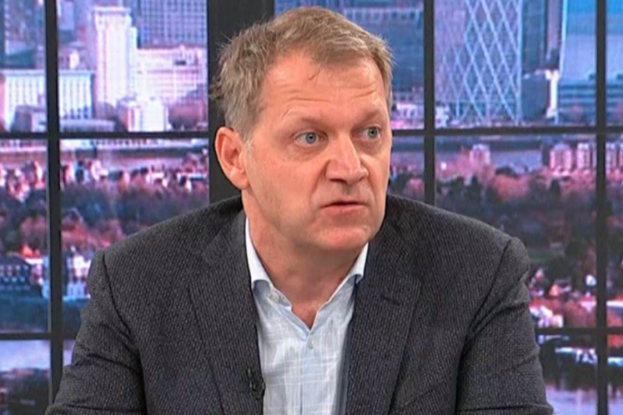 Ovih dana bole vas noge: Doktor Jocić upozorio na problem koji leti postaje mnogo opasniji, evo da li smetaju masaže i depilacija