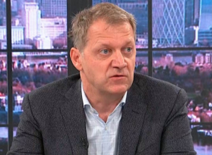 Ovih dana bole vas noge: Doktor Jocić upozorio na problem koji leti postaje mnogo opasniji, evo da li smetaju masaže i depilacija