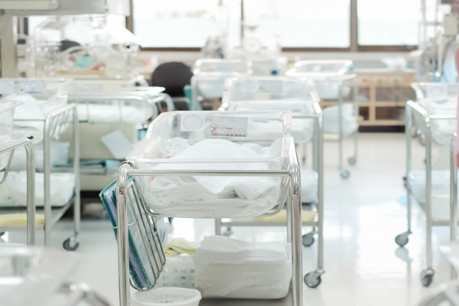 Donor sperme završio iza REŠETAKA: Samo je hteo da "POMGNE", a sada će skupo platiti