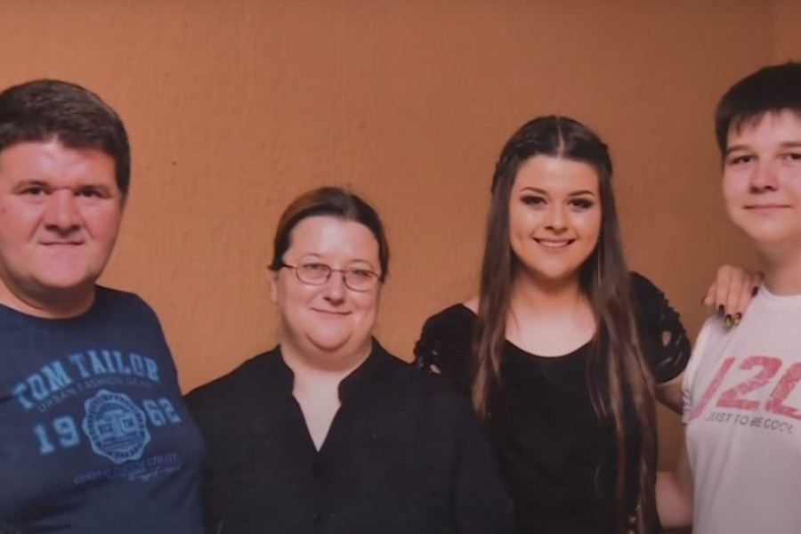 KORONA im je zauvek odnela MAJKU, OCA, babu i prababu: Marija (22) i Lazar (16) ostali su sami, a njihova borba tek počinje!