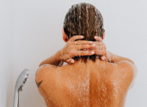 Ipak nije toliko zdravo?! Tuširanje pred SPAVANJE ima svoju LOŠU stranu, evo i zašto!