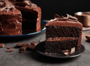 BEZ BRAŠNA: Najukusnija ČOKOLADNA torta na svetu, pravi se od PET SASTOJAKA