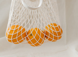 Nema NEREDA ni ulepljenih ruku: Svi POGREŠNO ljušte pomorandže, a evo kako je najbolje, OVAJ trik je oduševio svet