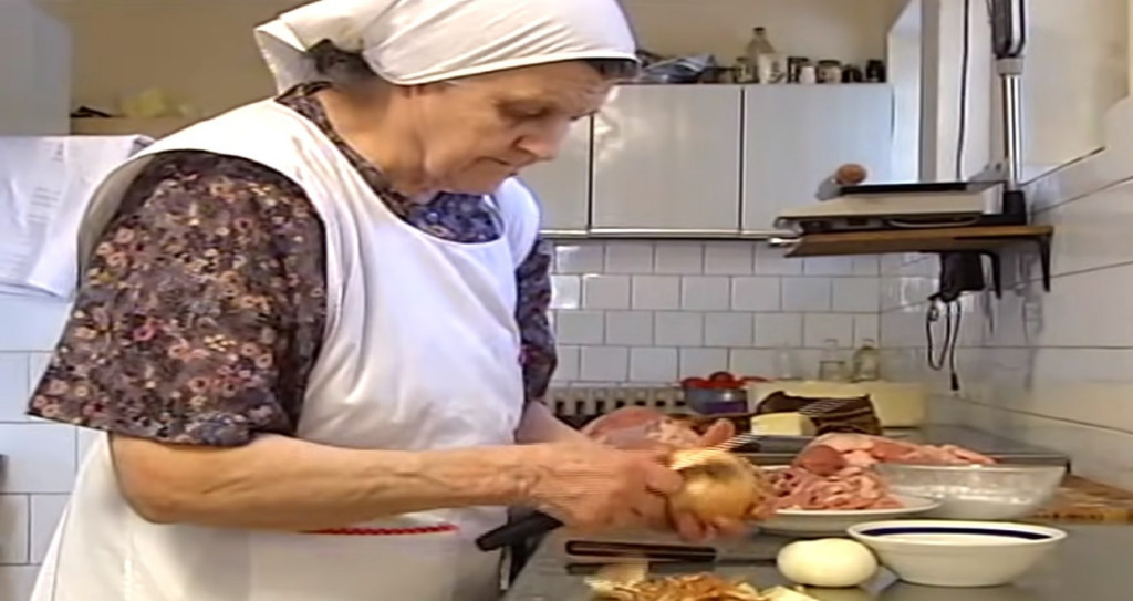 Nikada se nije udavala, i tuguje zbog jedne stvari: Baka Buda Mladenović je ušla u DEVETU deceniju, a ima 120 godina radnog staža u kuhinji!