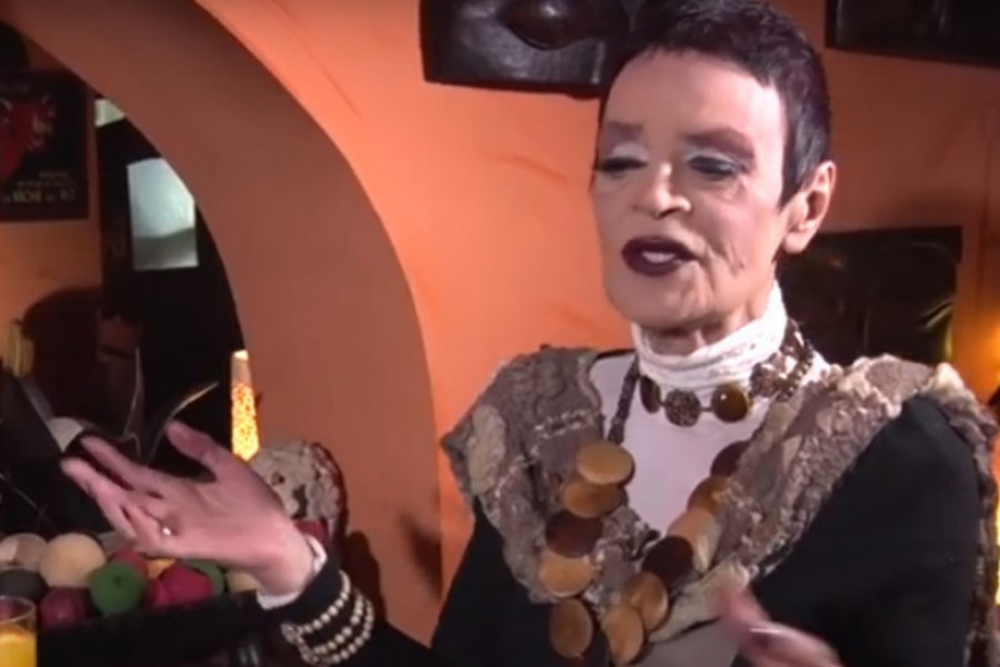 Ruška Jakić uhvaćena u beogradskom lokalu, a ono što mi vidimo jeste da je ona apsolutna BOGINJA STILA I HARIZME, ali i činjenicu da joj godine NE MOGU NIŠTA!