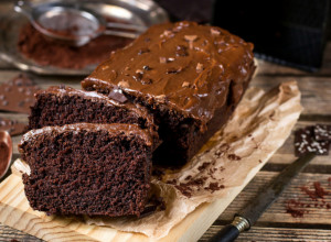 Zašto je krajica Elizabeta LJUBITELJ ovog deserta?! Čokoladna TORTA bez PEČENJA! (Recept)