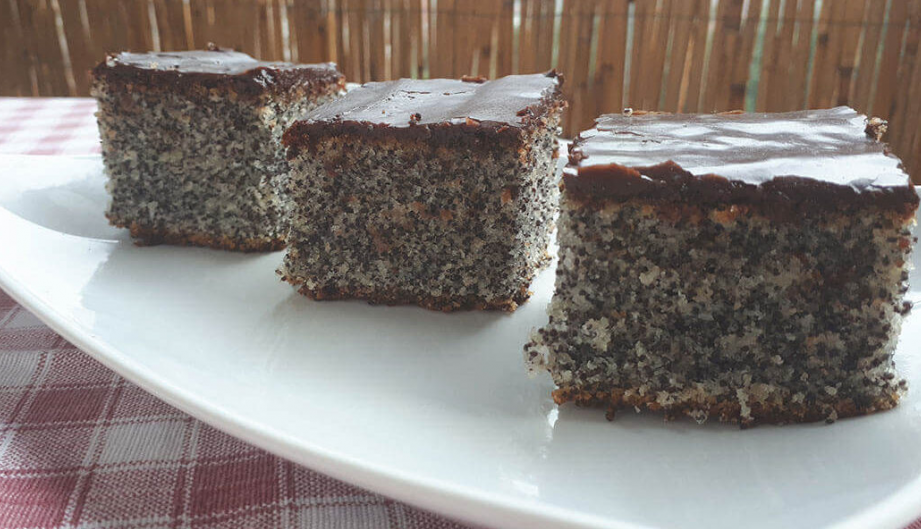 Sočan i slasan KOLAČ sa MAKOM: Lak recept za preukusnu poslasticu