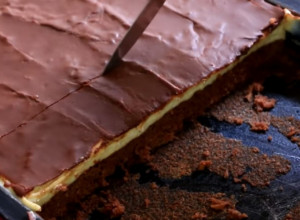 Savršen recept za LEDENE KOCKE: Kemast i sočan kolač koji nećete moći da prestanete da jedete