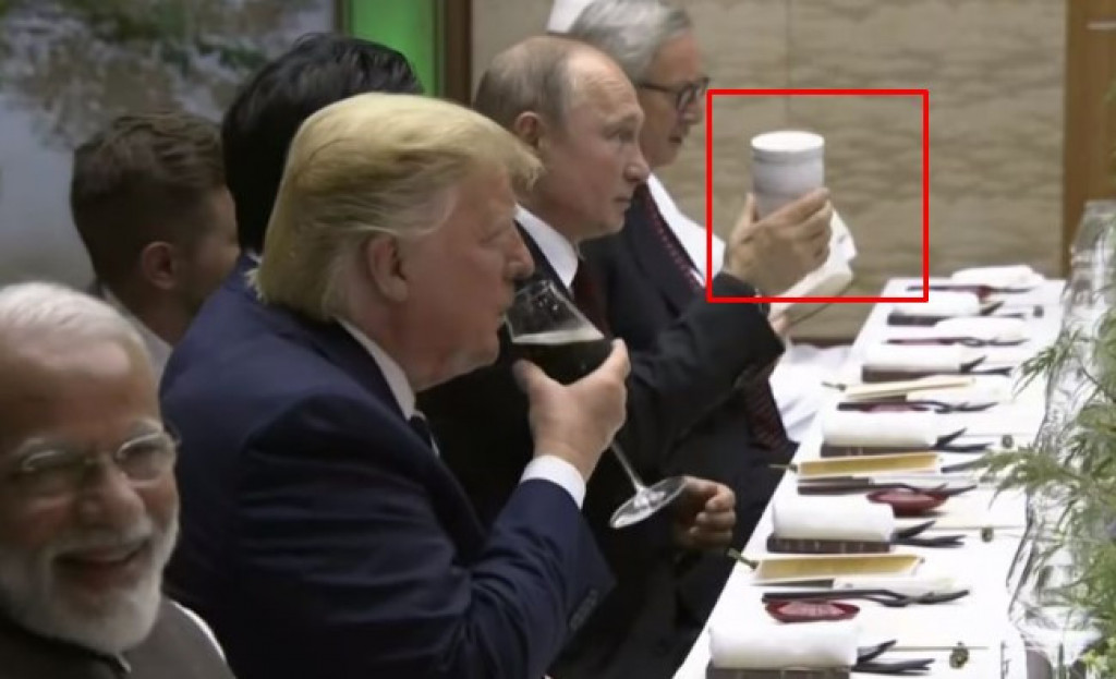 Beli TERMOS je UVEK pored njega: Mnogi se pitaju šta to pije Vladimir Putin, OVAJ ČAJ sadrži 24 biljke!