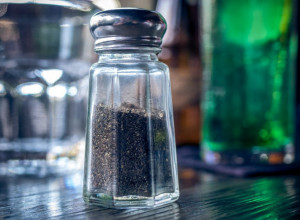 Kako pravilno čuvati biber? Skoro svi u SRBIJI prave ove DVE fatalne greške!