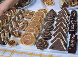 Potrudite se jer VREDI: Od JEDNE smese NAPRAVITE čak šest različitih kolača!