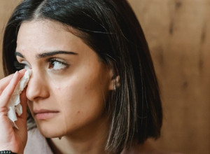 Nije SUZU pustila 30 godina, a živela je u STRAŠNIM bolovima: Lekari joj nisu verovali, a onda je saznala strašnu istinu