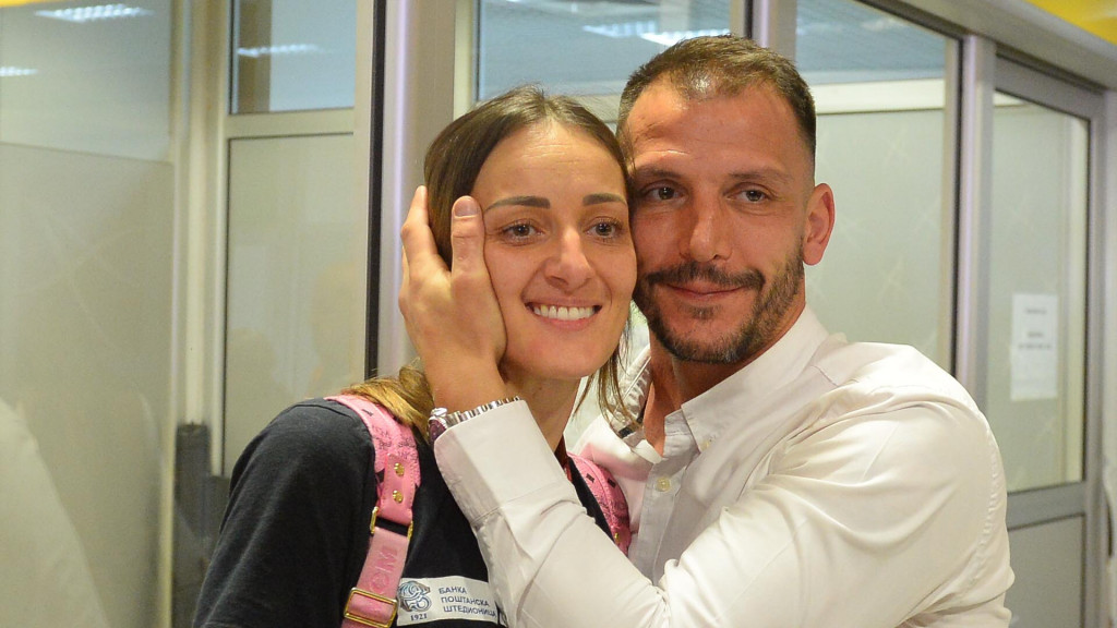 Oni su NAJZALJUBLJENIJI poznati par: Maja Ognjanović je GODINAMA u braku sa Danilom Ikodinovićem, a evo za kog SPORTISTU zamalo da se UDA pre Dače