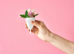 Menstrualne čašice DA ili NE? Pitali smo žene u SRBIJI da li bi se odrekle uložaka i probale proizvod u koji se kunu žene u CELOM SVETU