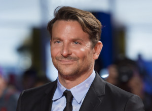 "Sa ovim nosem je kao veštica iz Snežane": Bredli Kuper izazvao haos na mrežama fotkama iz novog filma, ljudi zgroženi