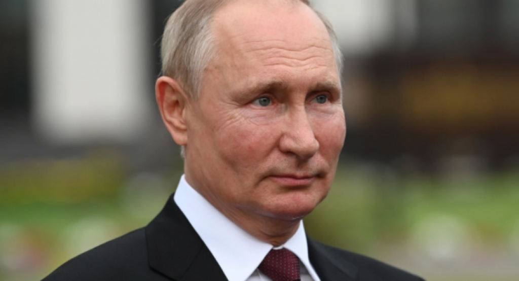 ON JE PRESLIKAN MAJKA Isplivale PORODIČNE fotografije Vladimira Putina, a evo čime se bavila Marija Ivanovna!