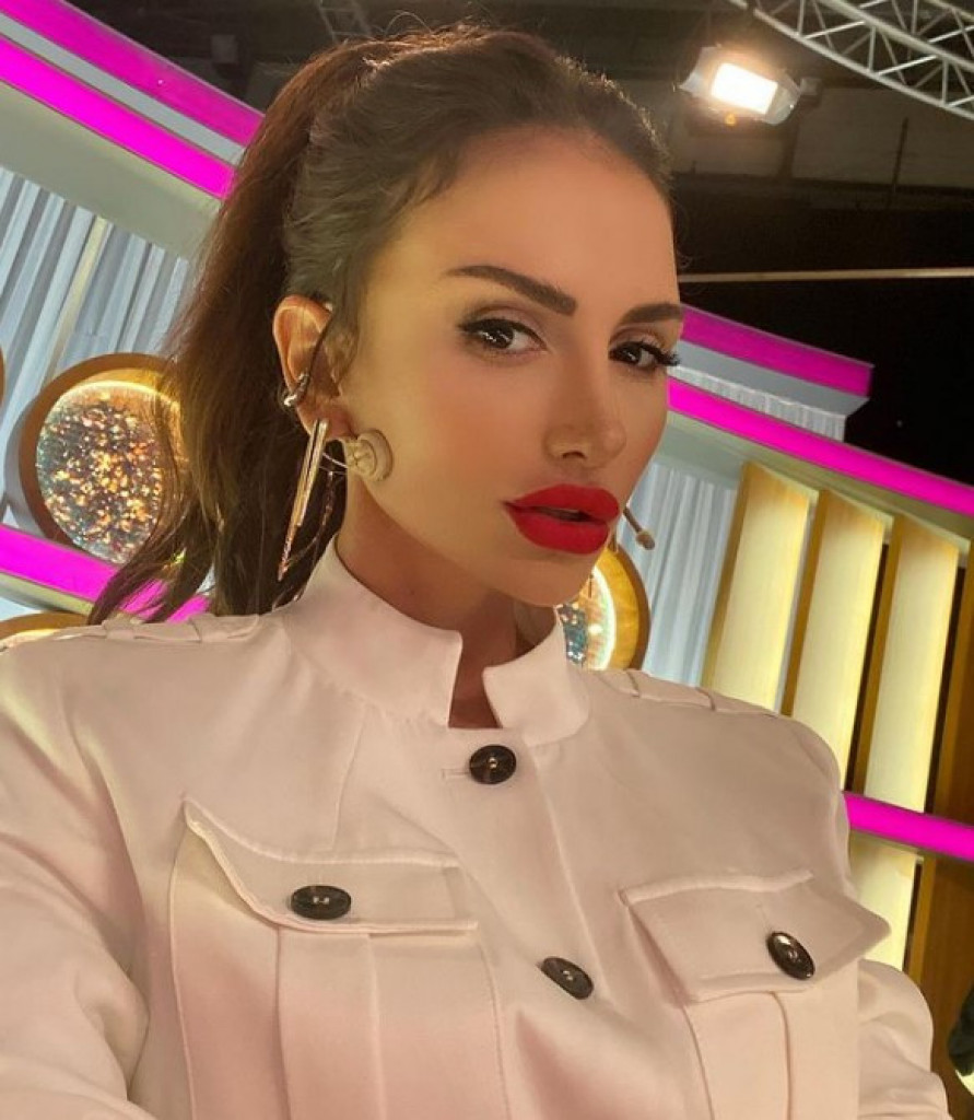 ZA NJU KAŽU DA PODSEĆA NA OCA: Emina Jahović je podelila sliku sa MAMOM, a evo koliko njih dve LIČE