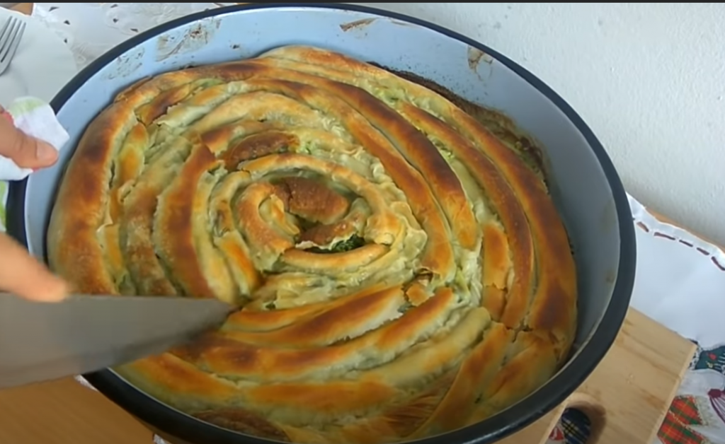 Posna pita sa SPANAĆEM: Toliko UKUSNA da će vam svi tražiti recept!