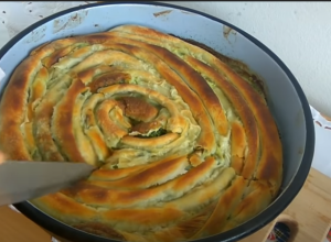 Posna pita sa SPANAĆEM: Toliko UKUSNA da će vam svi tražiti recept!
