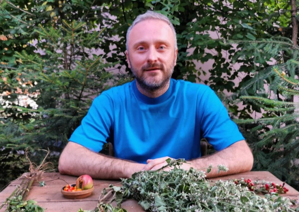Ovo voće je spas kod alergije na ambroziju: Travar Momčilo dao recept za čaj koji će vas rešiti muka