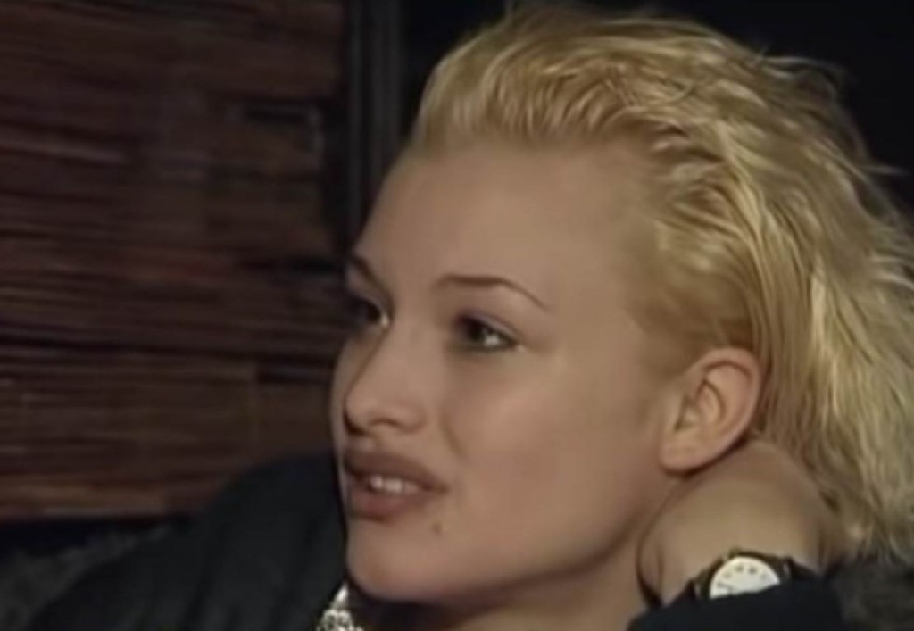 Sa 15 godina je imala ulogu u poznatom domaćem filmu, nakon toga se povukla sa scene, udala za poznatog fubalera, a danas izgleda FENOMENALNO!