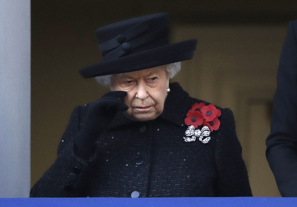 Uznemirujuće vesti stižu iz Britanije: Kraljica Elizabeta će provesti Božić SAMA u četiri zida?