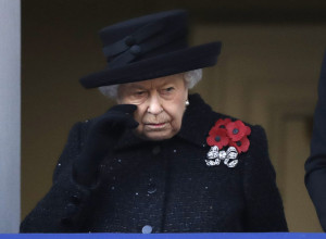 Uznemirujuće vesti stižu iz Britanije: Kraljica Elizabeta će provesti Božić SAMA u četiri zida?