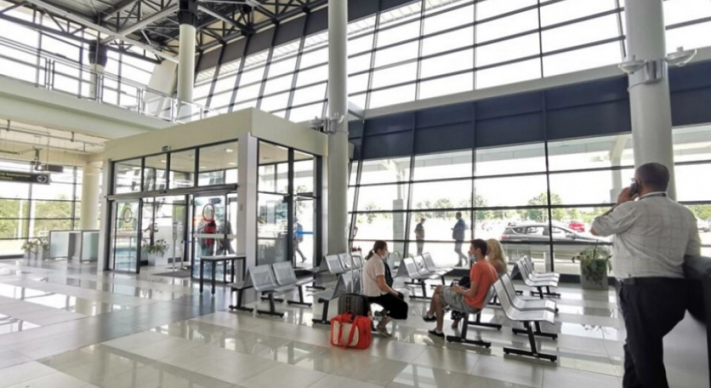 Odjednom vam je POMEREN LET?  Očekuje vas obavezna NOVČANA NADOKNADA za vašu avionsku kartu!