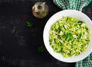 Originalan recept za KAFANSKU KUPUS SALATU: Ukus je kao kad je naručite u RESTORANU, a PREJEDNOSTAVNO se pravi