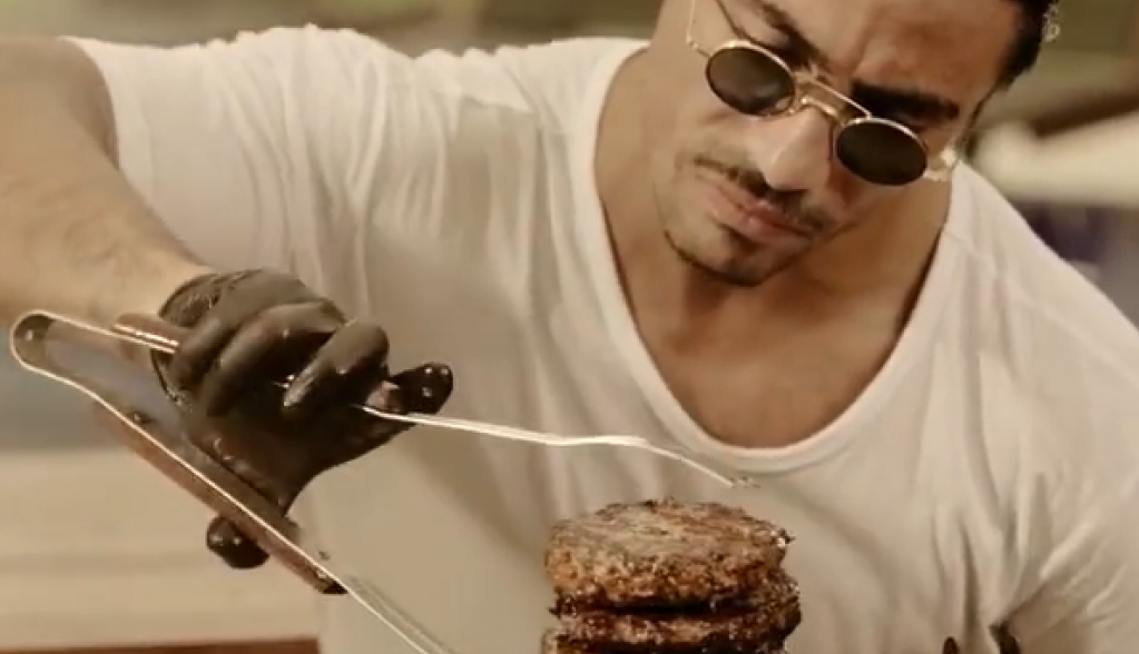 "Zašto ona živi u ovakvim uslovima" Poznati KUVAR broji 44 miliona na svom računu, a mnogi mu zameraju JEDNU VAŽNU STVAR!