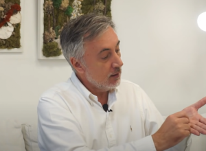 DOMOVINSKI PREVARANT Miroslav Škoro trošio stranački novac kupujući vina od samog sebe!