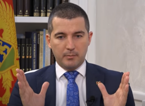 OVO NIJE VIĐENO U CG: Bečić i dalje moli Spajića da idu zajedno