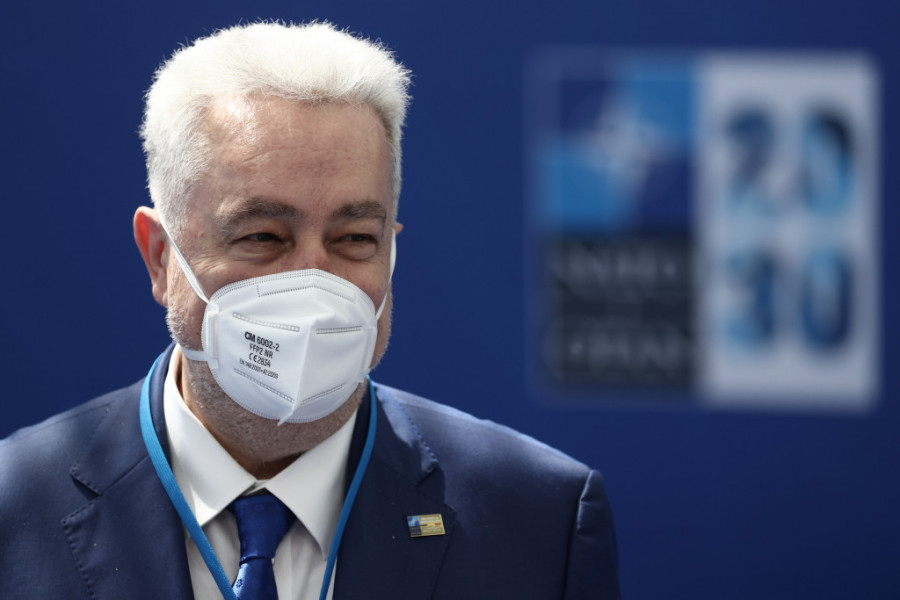 KRIVI FENOMEN Antitiela rastu, a kad mu spadnu ići će u Cuce da se vakciniše!