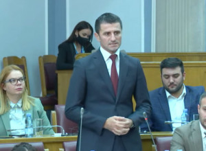 ZOGOVIĆ: Za nacionalne interese srpskog naroda uvek su bili najgori bivši Srbi! (VIDEO)