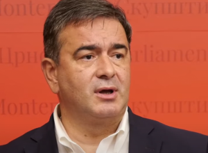 "KOJI ŠVERCER GA NE BI ČASTIO JOŠ 21 MILION": "Dritan otkupljuje „otkupljuje“ cigarete od švercera, novcem iz budžeta"!