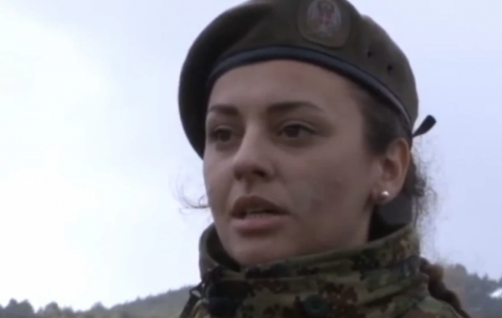 Slikarsku ČETKICU zamenila je PUŠKOM i bojnim poljem: Stefana je hrabra, prelepa, a evo šta je odlučilo da postene deo VOJSKE SRBIJE!