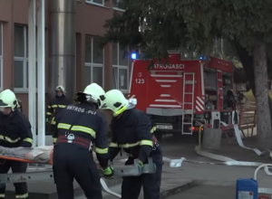 NE GASITE POŽAR, UNIŠTIĆETE MI KUĆU! Hrvatu se zapalio krov, kada su došli vatrogasci usledio je ŠOK
