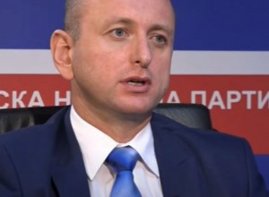 (FOTO) JEZIVE PRETNJE MILANU KNEŽEVIĆU: Skriven iza lažnog profila "Ovrag" pomenuo Putina, Beograd i Moskvu
