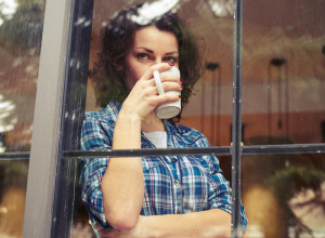 Popila sam kafu sa ljubavnicom mog muža: Htela sam oči da joj iskopam, ali ono što se  desilo, ni u snu nisam očekivala