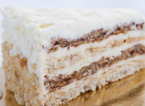 Recept za NAJSOČNIJI slatkiš: Grčka TORTA je toliko KREMASTA, da ćete želeti odmah da je napravite
