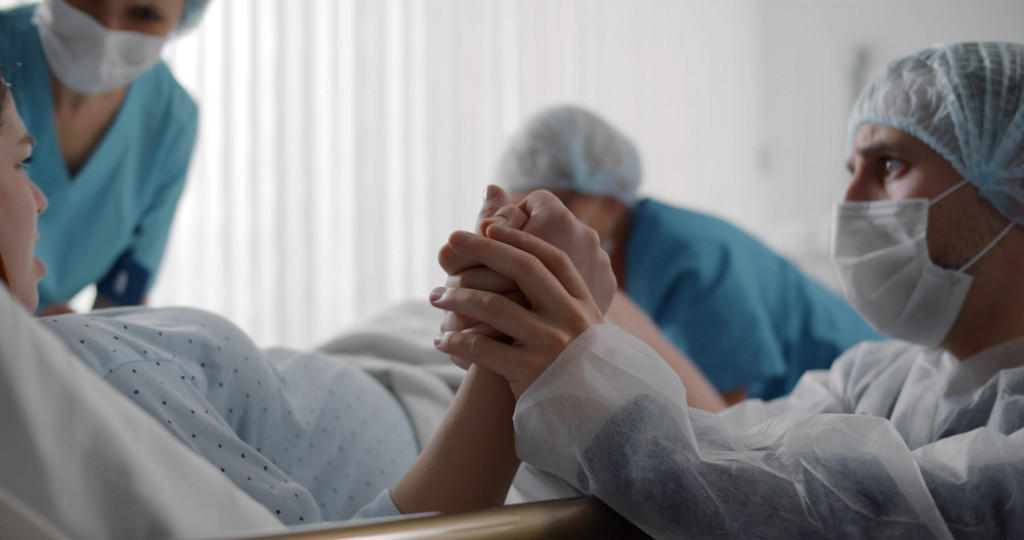 NJEN SLUČAJ JE JEDAN U 100.000: O ovom porođaju se priča, način na koji je dečak je došao na svet, ostavio je BEZ DAHA doktore